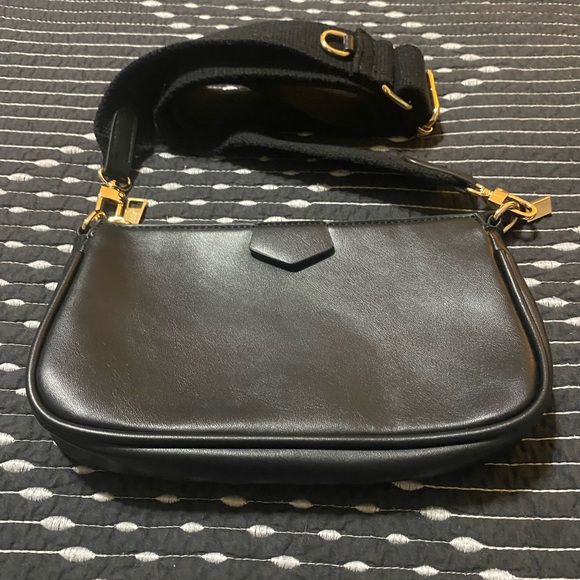 Ant Expedition Black Crossbody - Picture 4 of 4